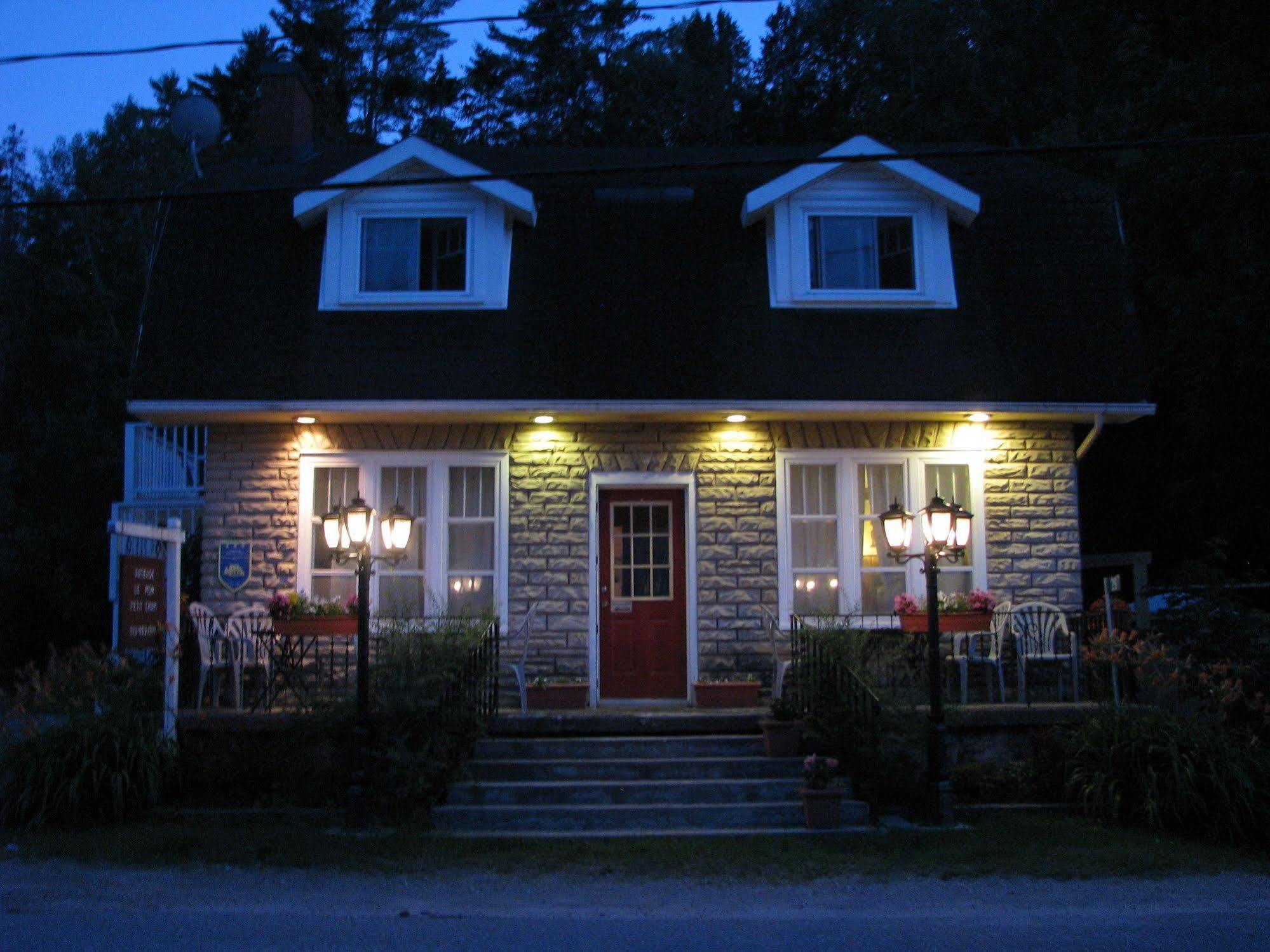 Auberge De Mon Petit Chum B&B Wakefield Zewnętrze zdjęcie
